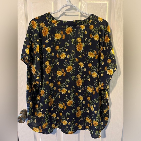 Forever 21 Plus Size Women’s Floral Top - Size 3XL - Picture 3 of 3